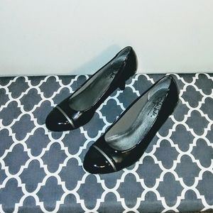 Sold!!! Black Life Stride Patent leather Heels sz 7M Pumps